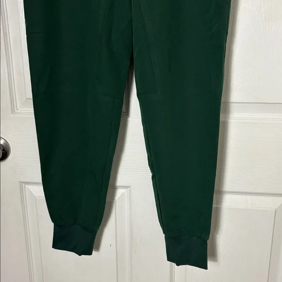 FIGS Technical Collection Dark Green Scrubs Set Tansen Jogger Style Size Medium - Picture 11 of 13